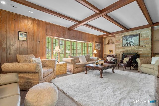 12 Jenick Lane, Woodbridge, CT 06525