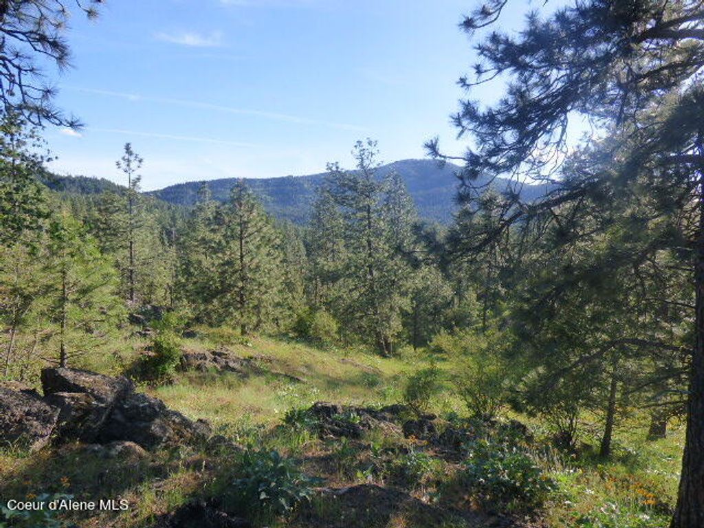 8497 W HIGHLAND DR, Coeur D'alene, ID 83814