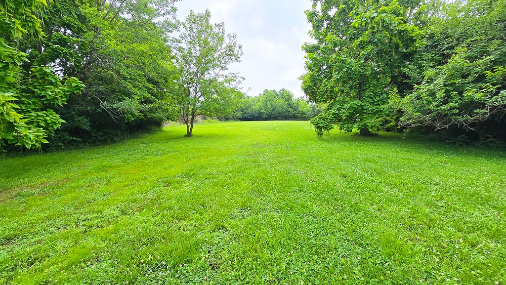 Image 1 of property listing at 22290 N US Highway 51, Centralia, IL 62801