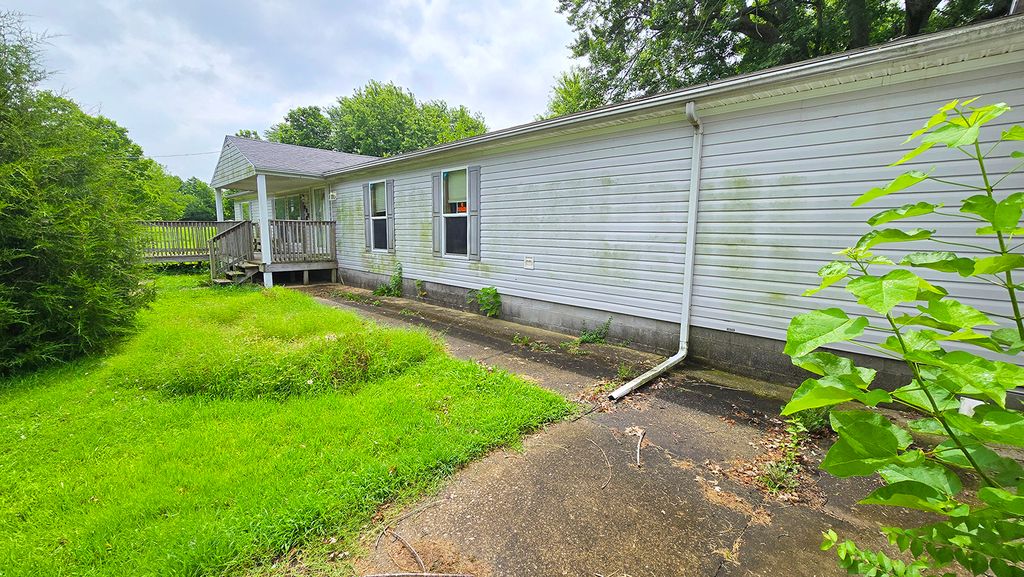Image 3 of property listing at 22290 N US Highway 51, Centralia, IL 62801