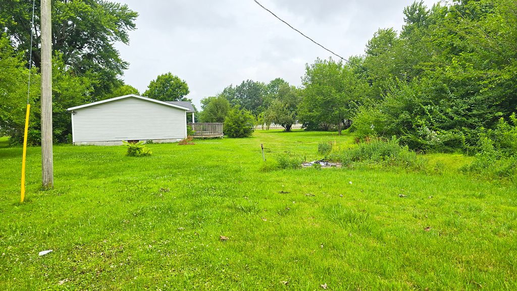 Image 5 of property listing at 22290 N US Highway 51, Centralia, IL 62801