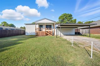 699 Lakeland Court, Lake Dallas, TX 75065