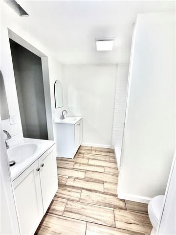 915 E 2nd Street, Maryville, MO 64468