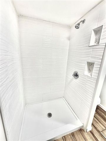 915 E 2nd Street, Maryville, MO 64468