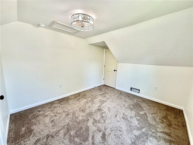 915 E 2nd Street, Maryville, MO 64468