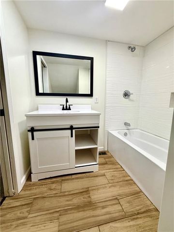 915 E 2nd Street, Maryville, MO 64468