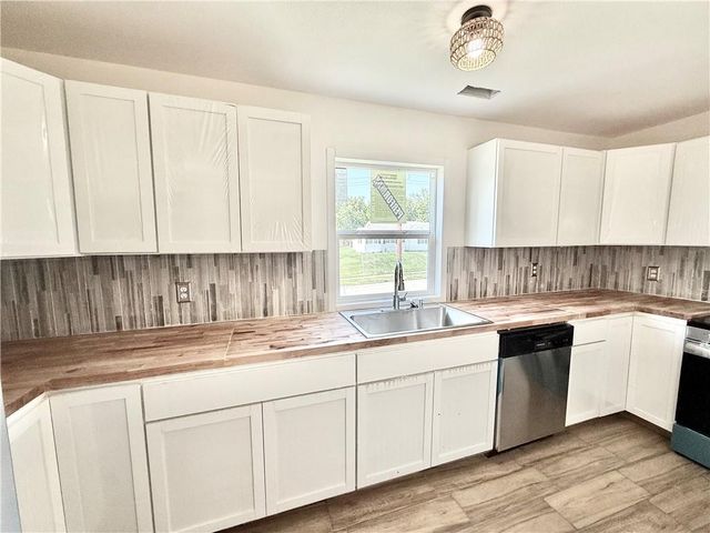 915 E 2nd Street, Maryville, MO 64468