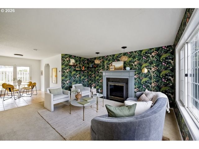 592 Ne GOLDIE Dr, Hillsboro, OR 97124