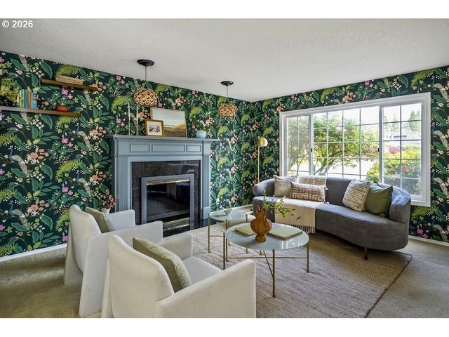 592 Ne GOLDIE Dr, Hillsboro, OR 97124