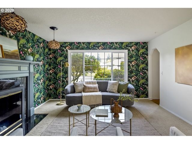 592 Ne GOLDIE Dr, Hillsboro, OR 97124