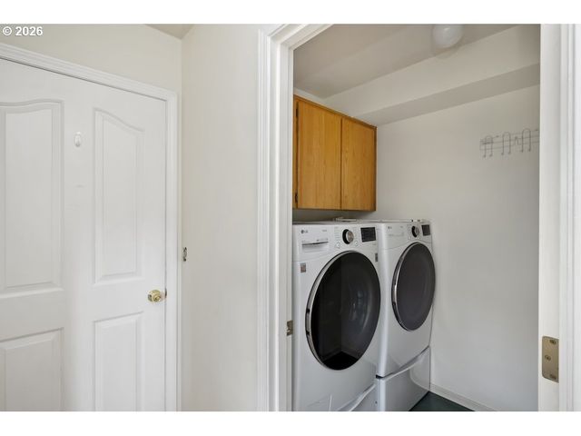 592 Ne GOLDIE Dr, Hillsboro, OR 97124