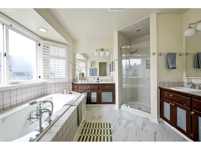 592 Ne GOLDIE Dr, Hillsboro, OR 97124