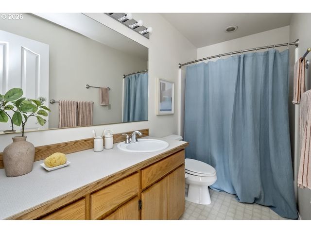 592 Ne GOLDIE Dr, Hillsboro, OR 97124