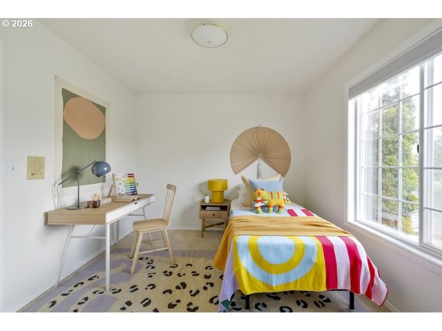 592 Ne GOLDIE Dr, Hillsboro, OR 97124