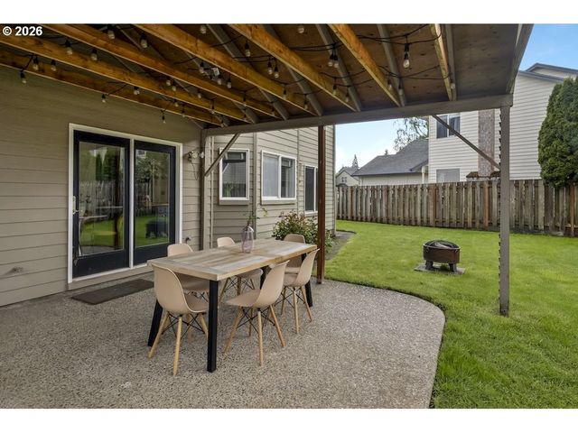 592 Ne GOLDIE Dr, Hillsboro, OR 97124