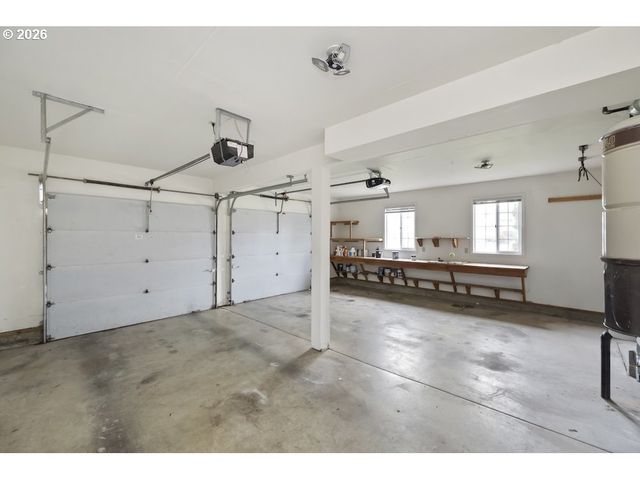 592 Ne GOLDIE Dr, Hillsboro, OR 97124