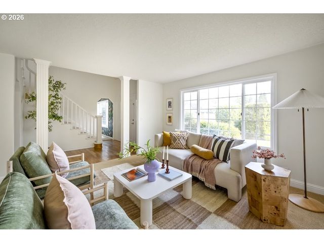 592 Ne GOLDIE Dr, Hillsboro, OR 97124