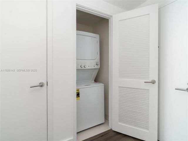 1100 S Miami Ave 3505, Miami, FL 33130