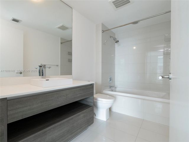 1100 S Miami Ave 3505, Miami, FL 33130