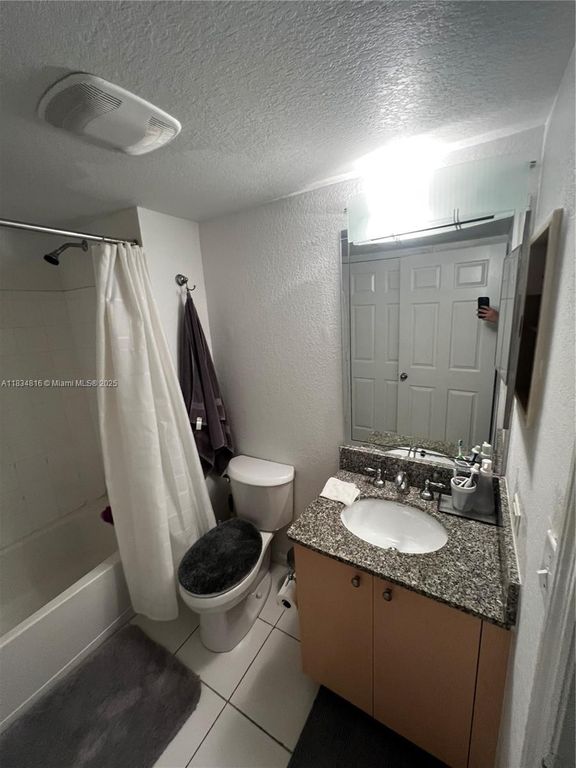 Image 12 of property listing at 2548 Centergate Dr 301, Miramar, FL 33025