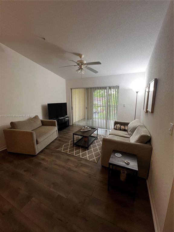 Image 4 of property listing at 2548 Centergate Dr 301, Miramar, FL 33025