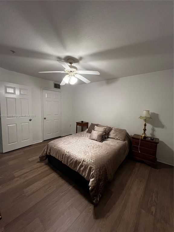 Image 9 of property listing at 2548 Centergate Dr 301, Miramar, FL 33025