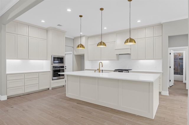 1511 Greenbriar Drive, Huntsville, TX 77340