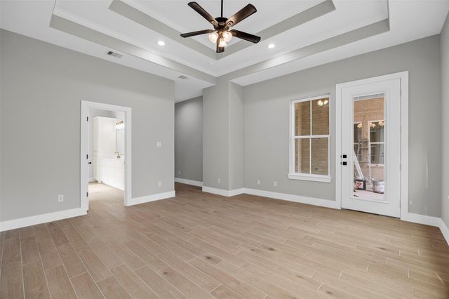 1511 Greenbriar Drive, Huntsville, TX 77340