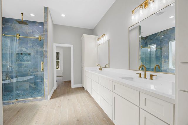 1511 Greenbriar Drive, Huntsville, TX 77340