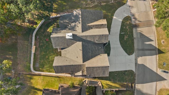 1511 Greenbriar Drive, Huntsville, TX 77340