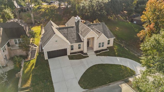 1511 Greenbriar Drive, Huntsville, TX 77340