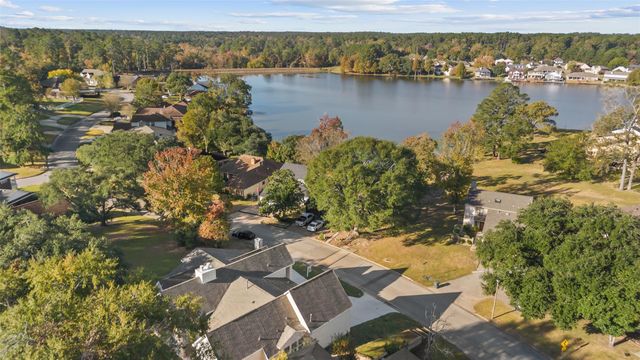 1511 Greenbriar Drive, Huntsville, TX 77340