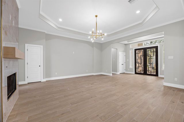 1511 Greenbriar Drive, Huntsville, TX 77340