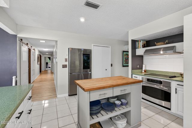 10440 SYLVAN Lane W, Jacksonville, FL 32257