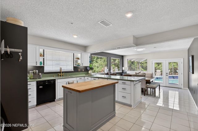 10440 SYLVAN Lane W, Jacksonville, FL 32257