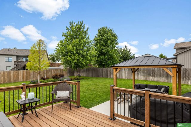 8906 S 68th Street, Papillion, NE 68133