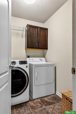 8906 S 68th Street, Papillion, NE 68133