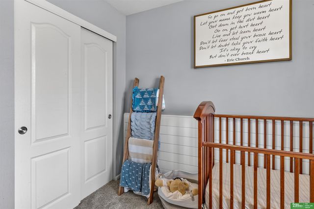 8906 S 68th Street, Papillion, NE 68133