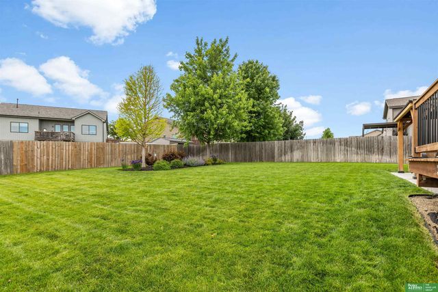8906 S 68th Street, Papillion, NE 68133