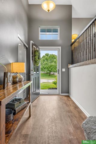 8906 S 68th Street, Papillion, NE 68133