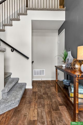 8906 S 68th Street, Papillion, NE 68133