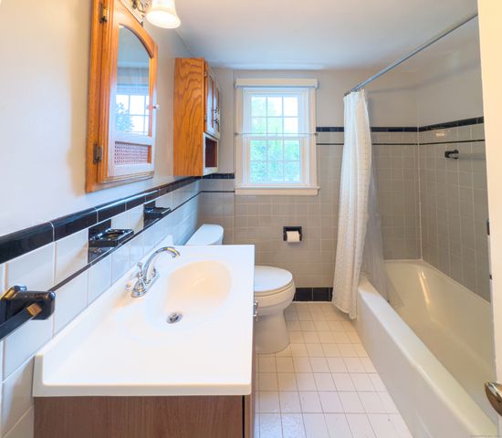 118 Burnbrook Road, East Hartford, CT 06118
