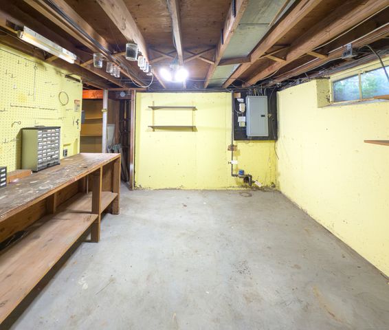 118 Burnbrook Road, East Hartford, CT 06118
