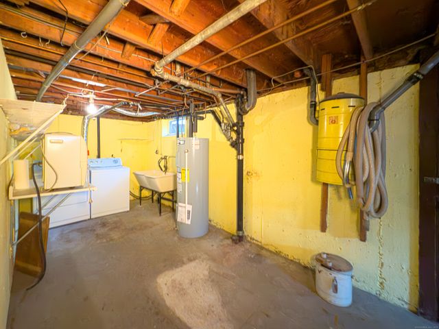 118 Burnbrook Road, East Hartford, CT 06118