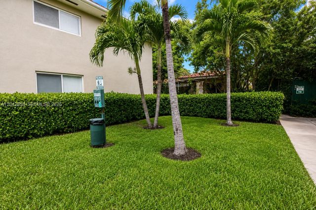 35 Edgewater Drive 107, Coral Gables, FL 33133