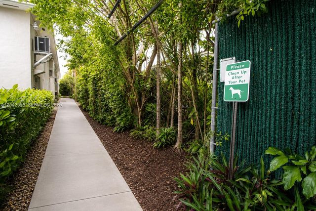 35 Edgewater Drive 107, Coral Gables, FL 33133