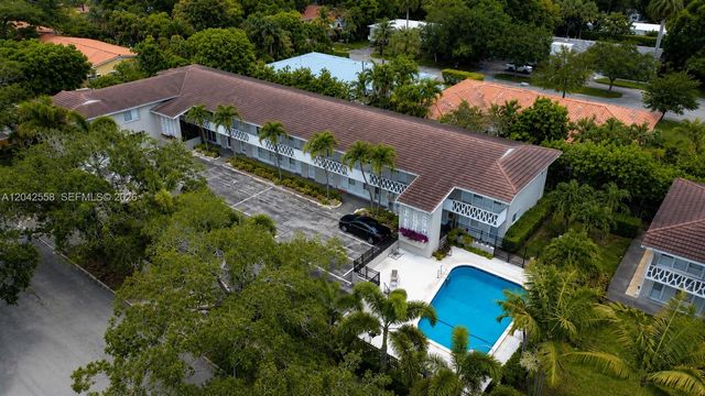 35 Edgewater Drive 107, Coral Gables, FL 33133