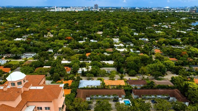 35 Edgewater Drive 107, Coral Gables, FL 33133