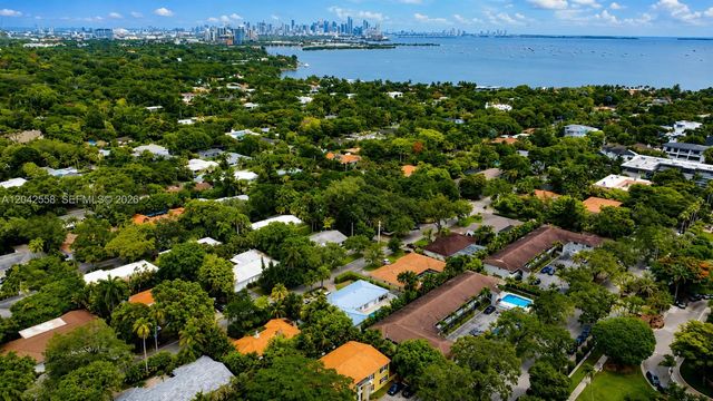 35 Edgewater Drive 107, Coral Gables, FL 33133