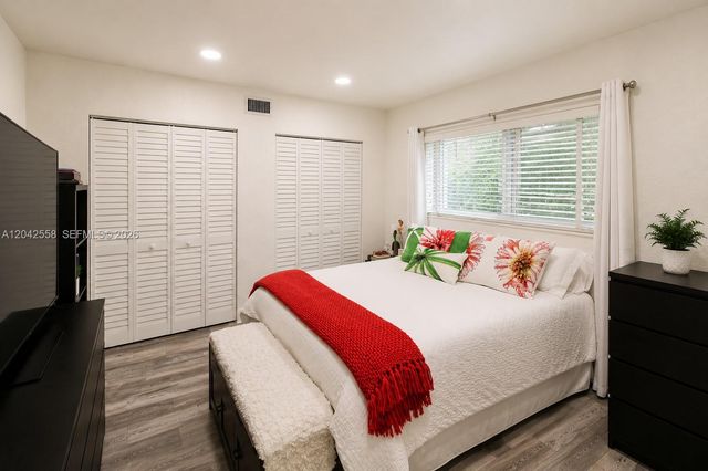 35 Edgewater Drive 107, Coral Gables, FL 33133